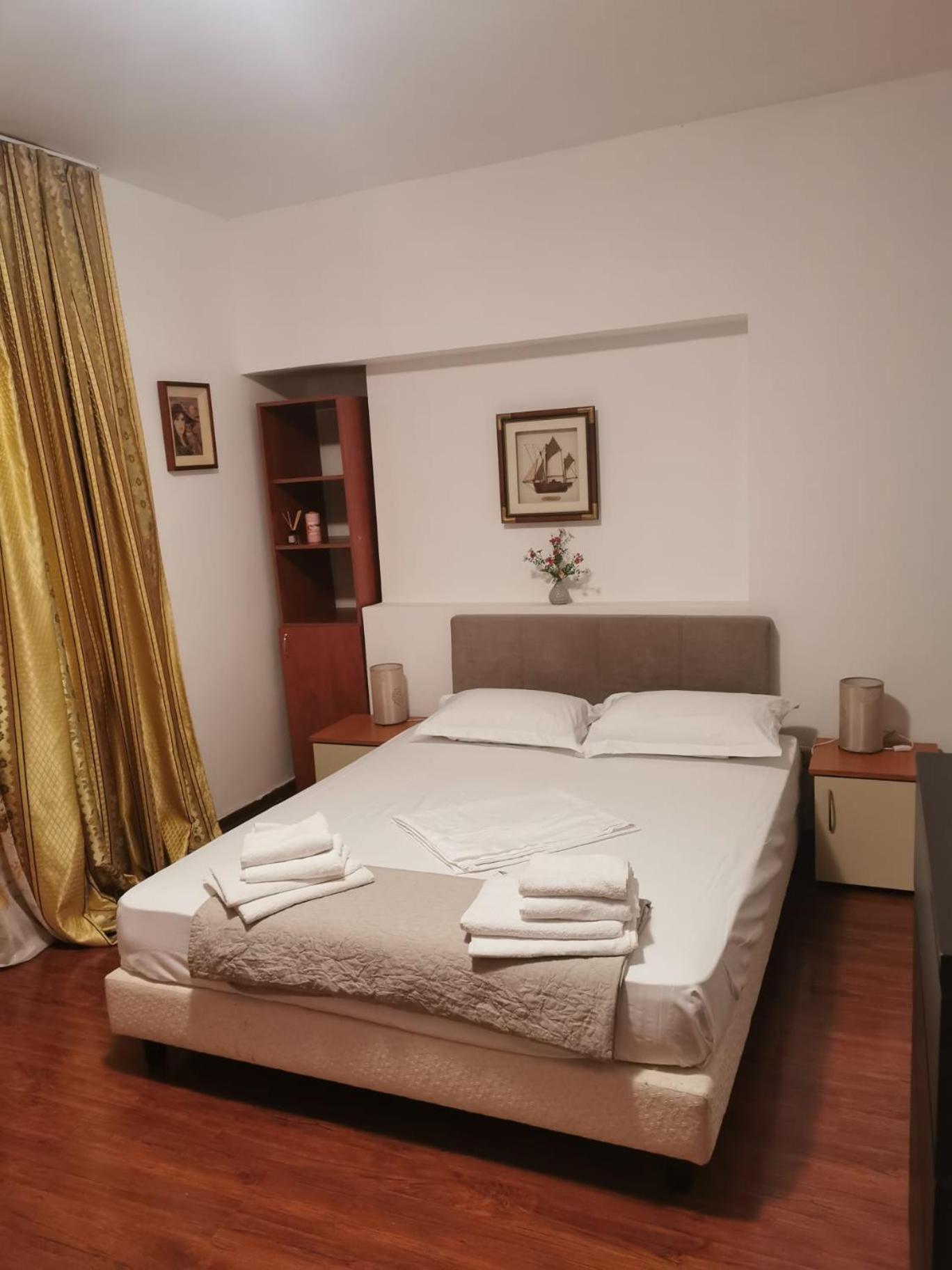 Old Center Apartament Bucureşti Ngoại thất bức ảnh