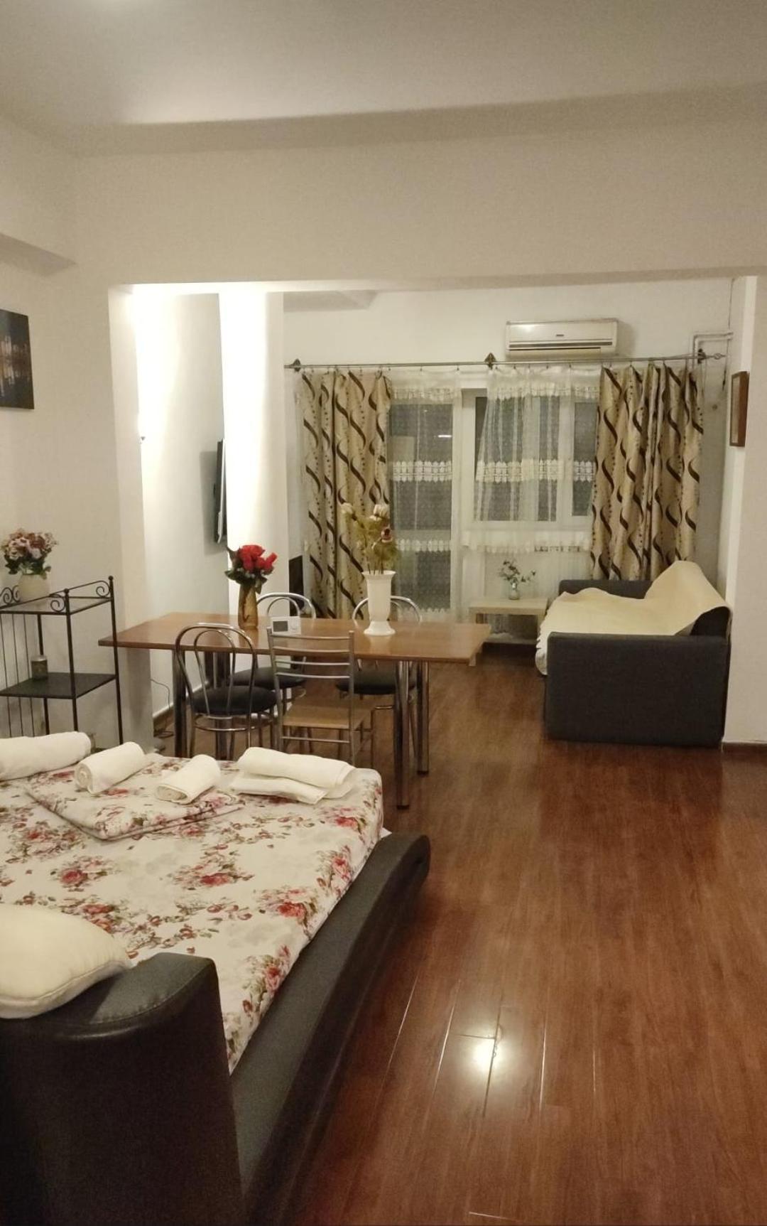 Old Center Apartament Bucureşti Ngoại thất bức ảnh