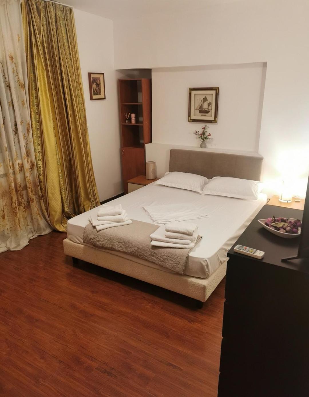 Old Center Apartament Bucureşti Ngoại thất bức ảnh